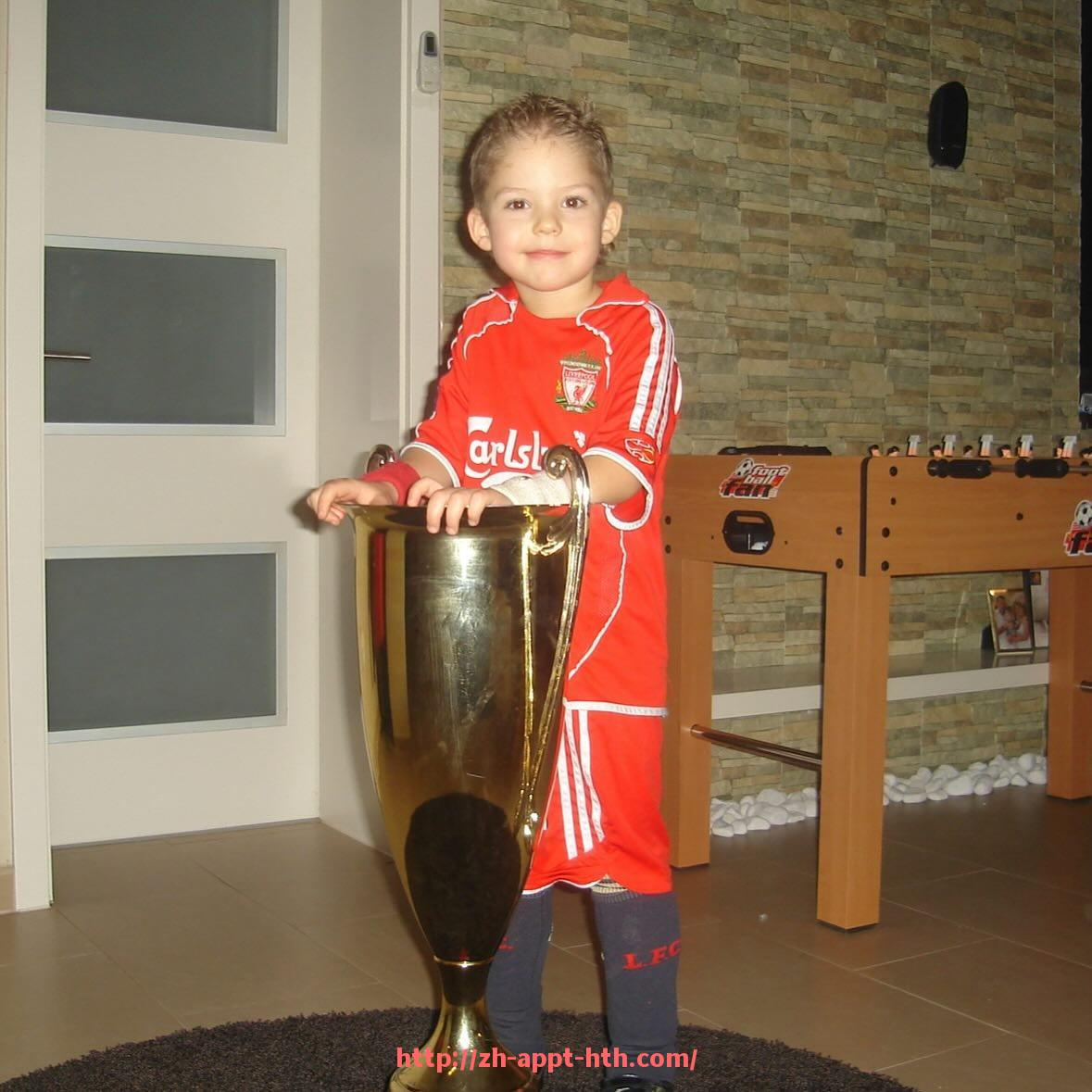 华体会hth官方网站下载-火箭队与太阳队赛场冲突事件始末回顾